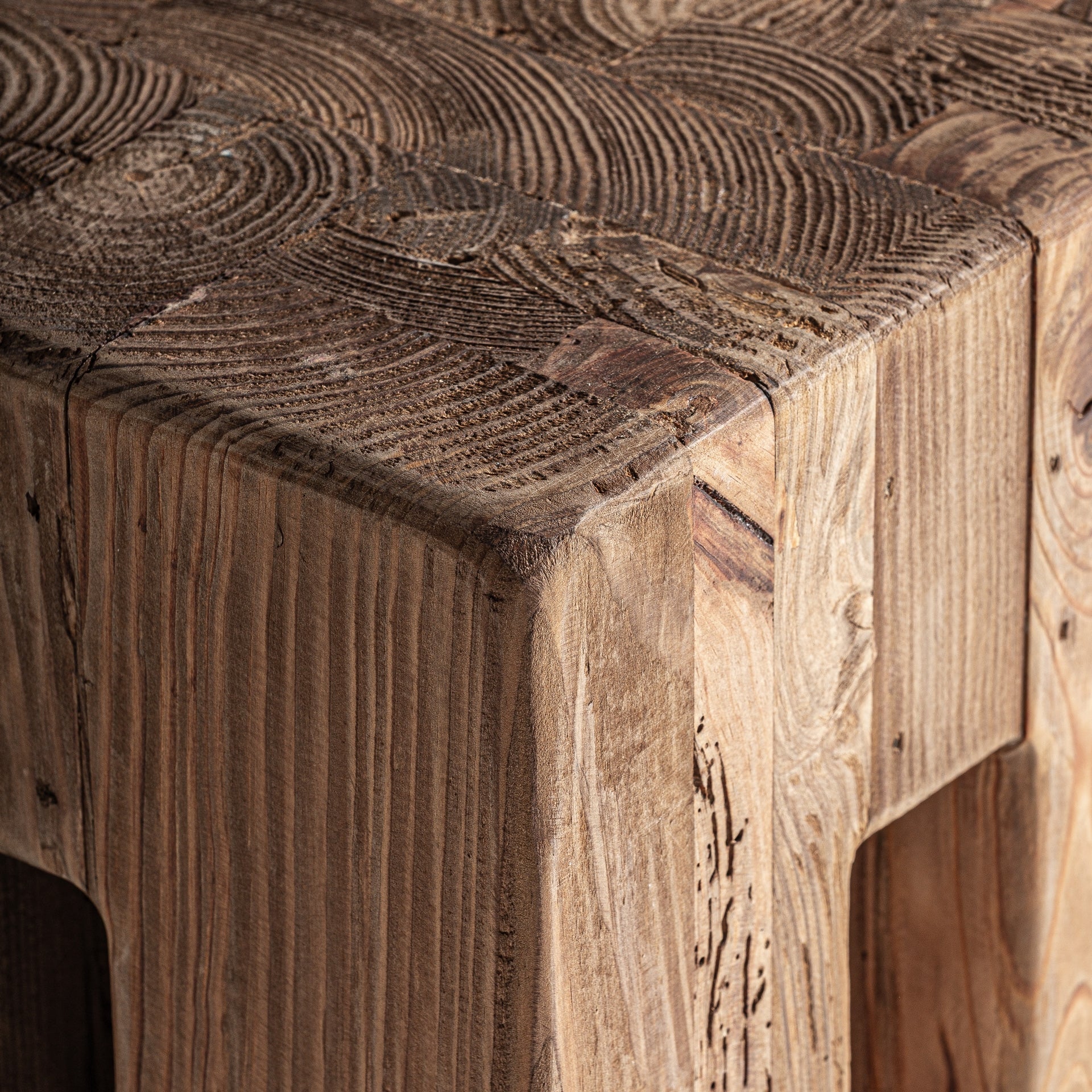 Beistelltisch CELIS aus recyceltem Kiefernholz