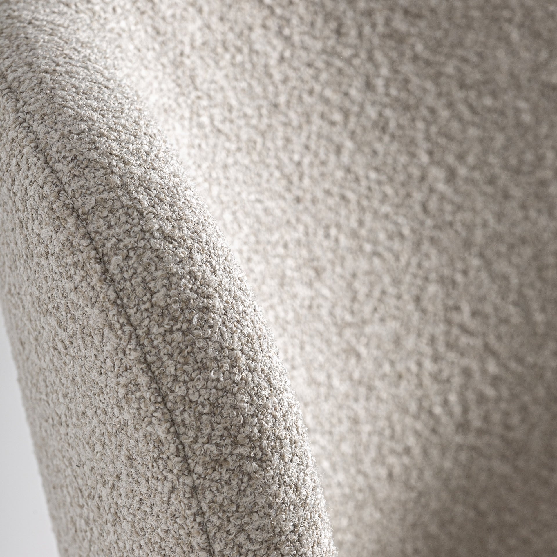 Barhocker GERB beige mit gebürstetem goldenen Fuß