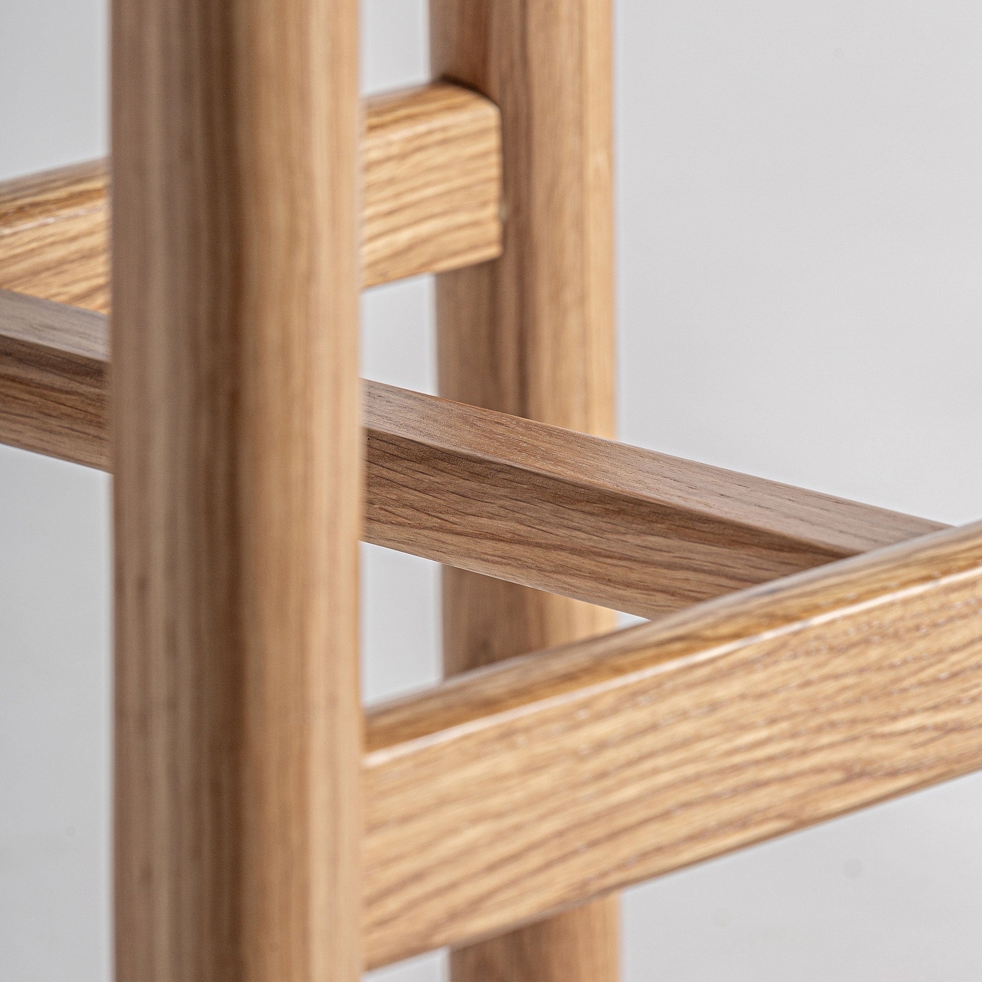 Barhocker MARCIAC aus Eichenholz mit schwarzem Kunstleder