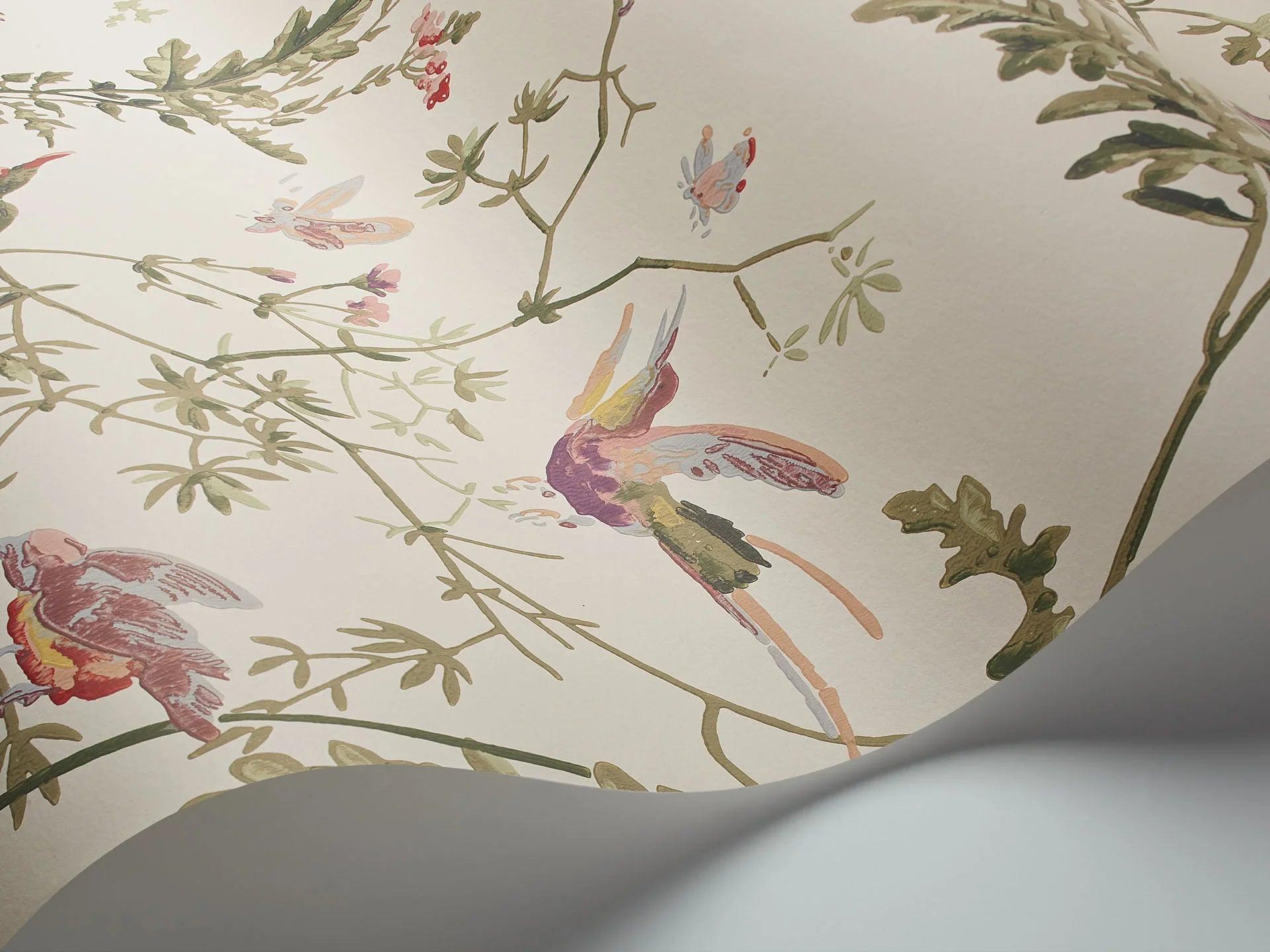 Tapeta ARCHIVE ANTHOLOGY - Hummingbirds oliwkowy na kremowym Cole & Son    Eye on Design