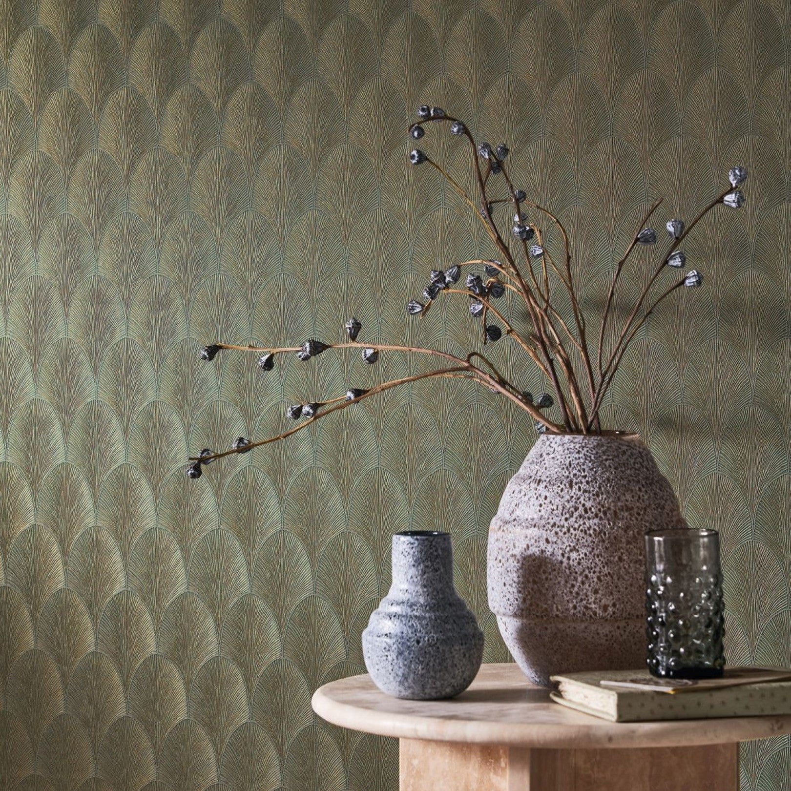 Metallic wallpaper with geometric pattern TOURMALINE - VERT DE GRIS gray-green