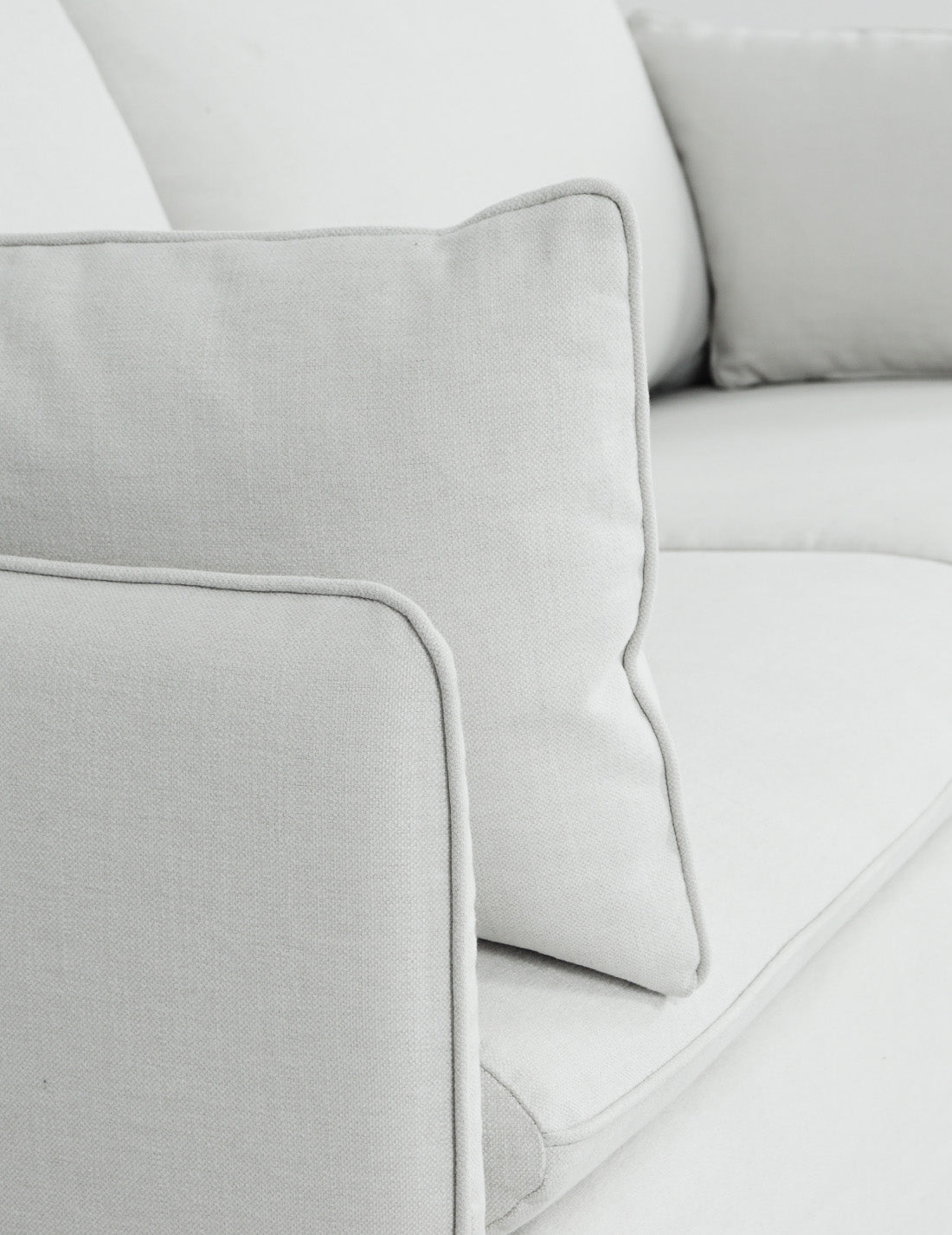 Sofa 2-sitzig mit Schlaffunktion TULIO gepolstert