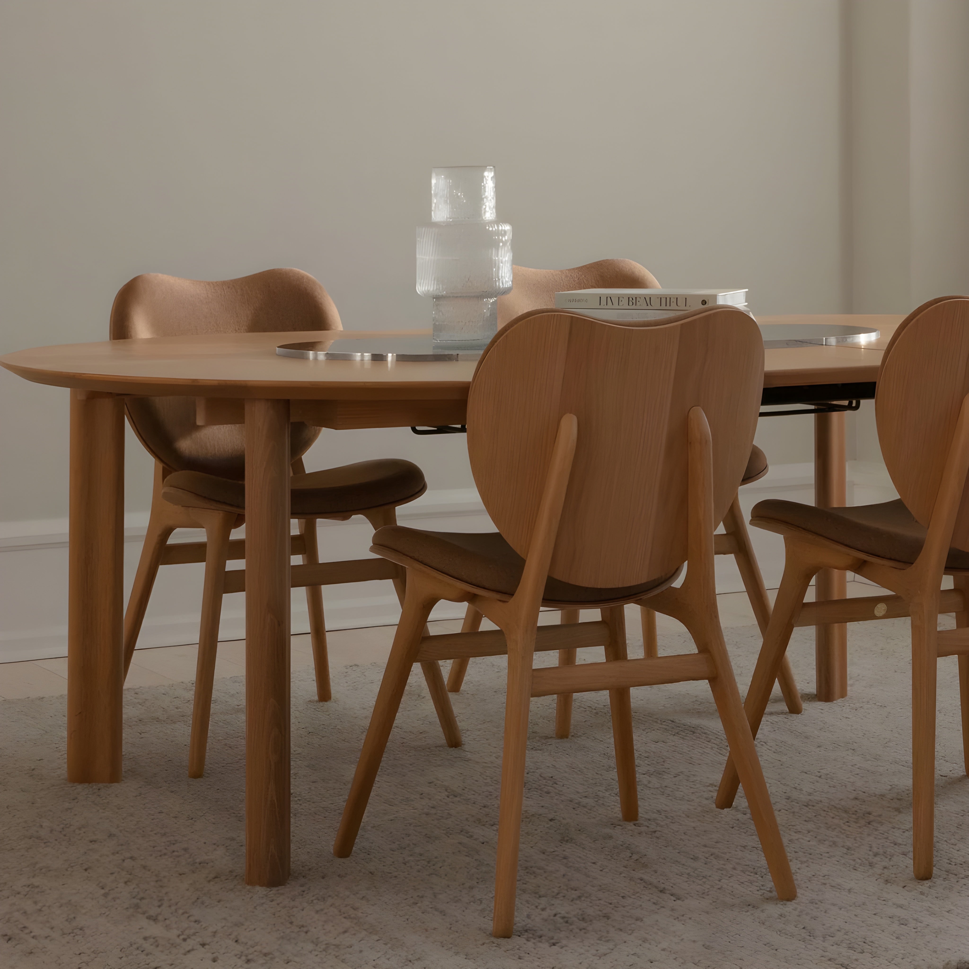 Ausziehbarer runder Tisch COMFORT CIRCLE aus Eiche mit Stahlgestell