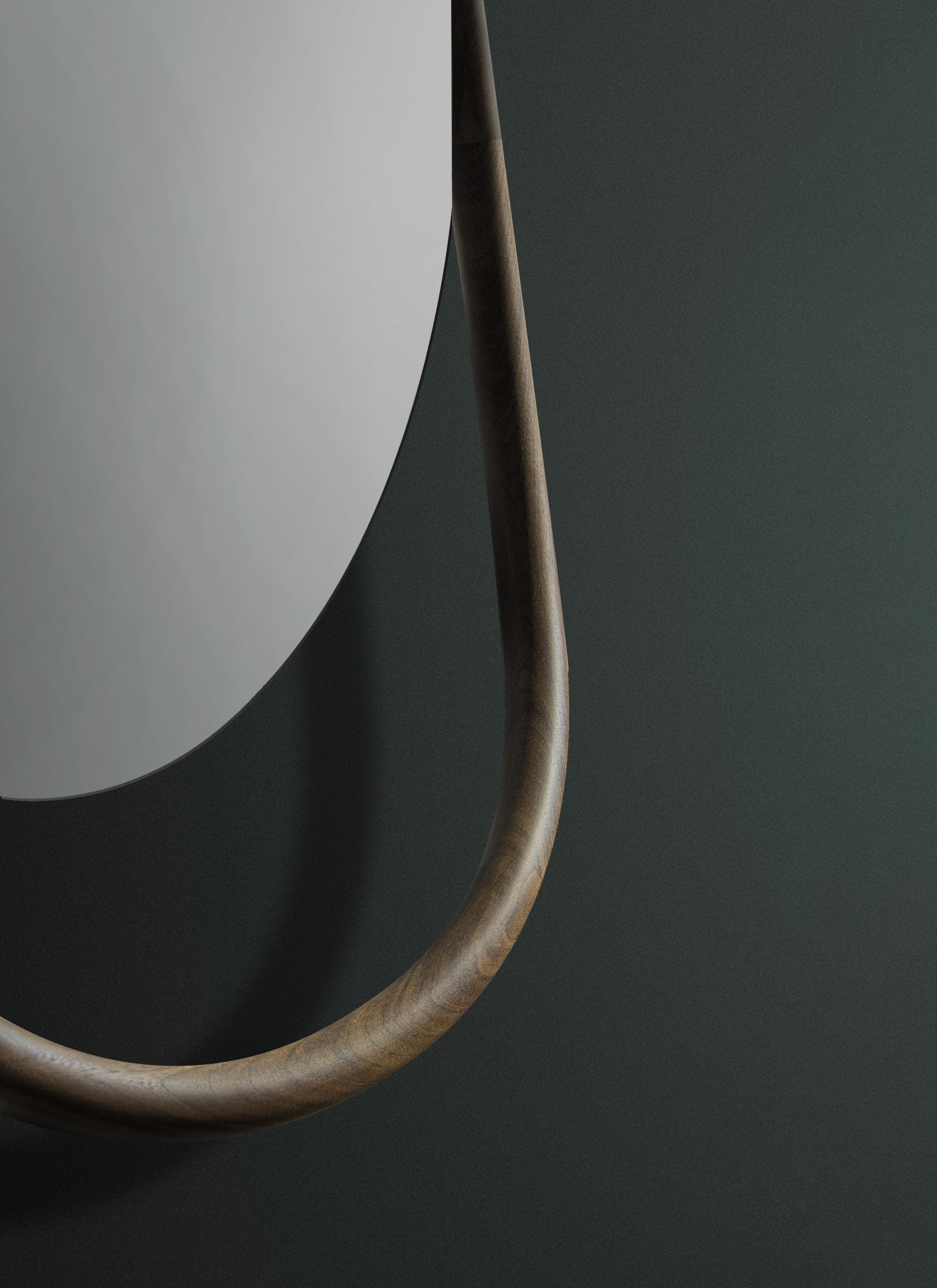 Wandspiegel UNUT aus massivem Nussbaumholz