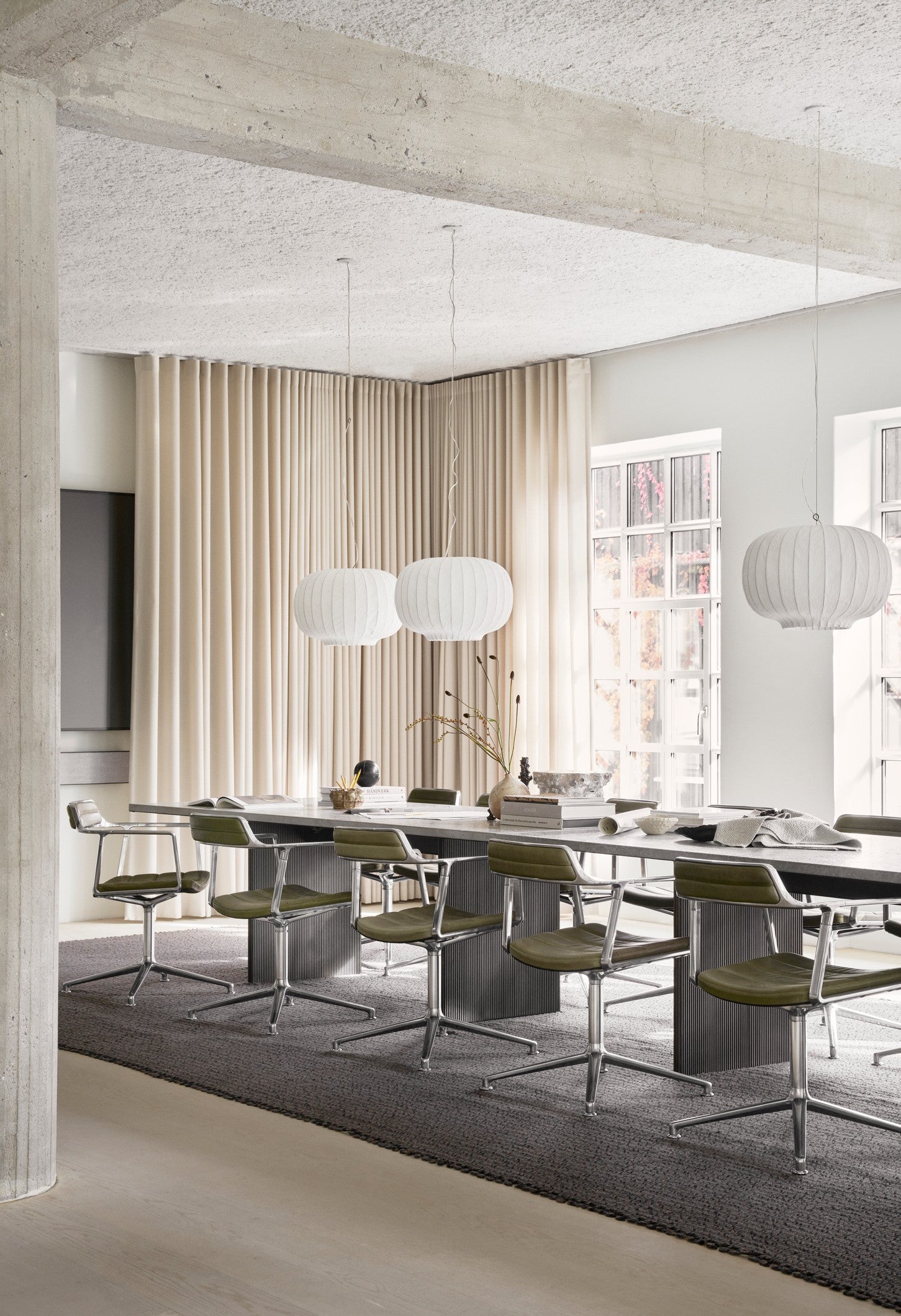 Bürostuhl 452 hellgrauer Stoff mit Metallbasis