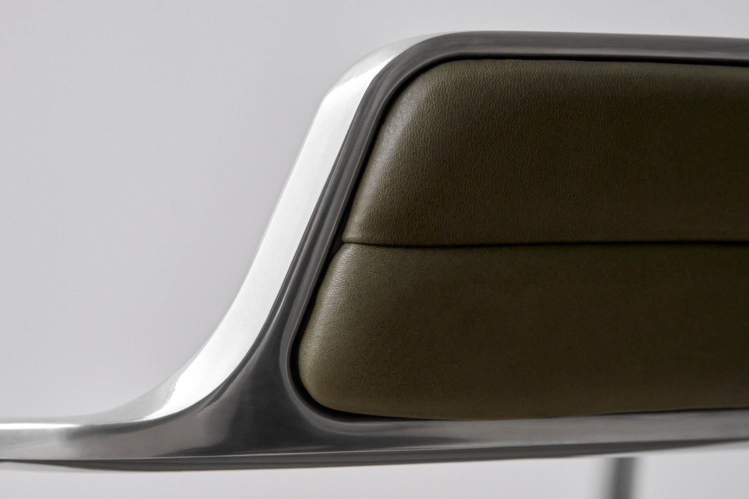 Bürostuhl 452 grüne Leder mit Metallbasis