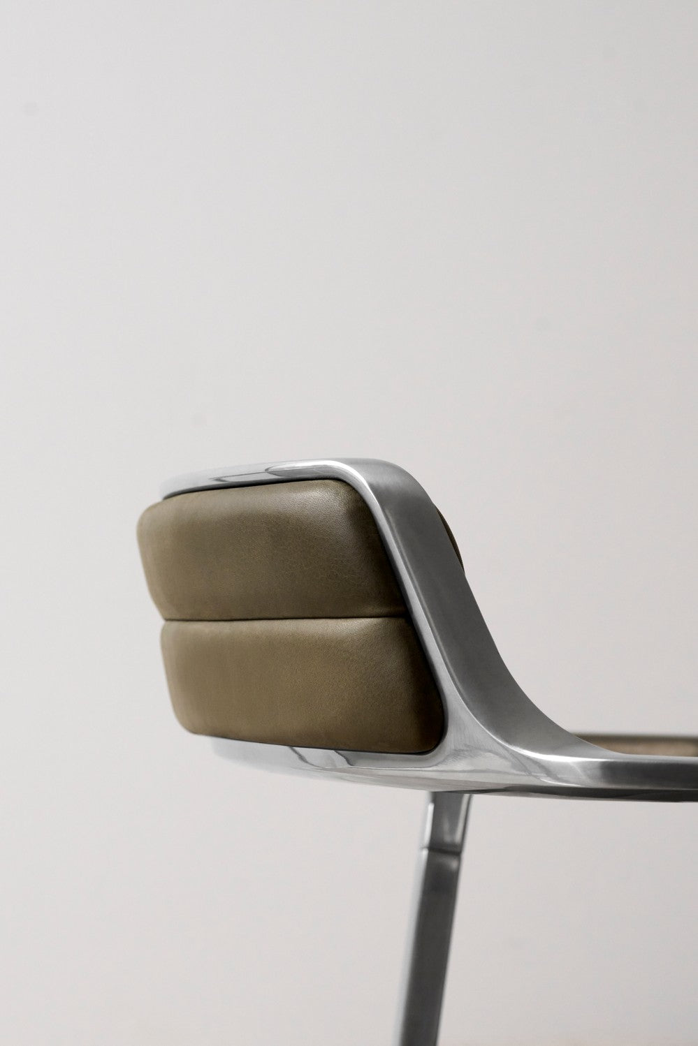 Bürostuhl 452 grüne Leder mit Metallbasis