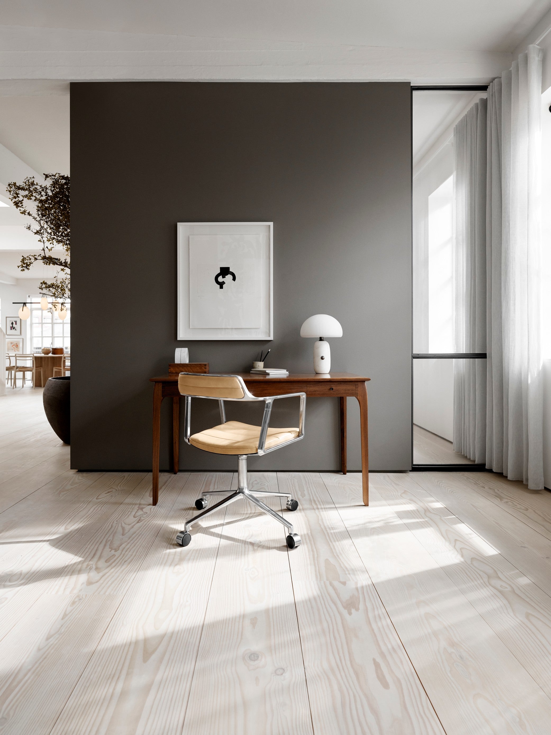 Bürostuhl 453 karamelbraunes Leder mit Metallbasis