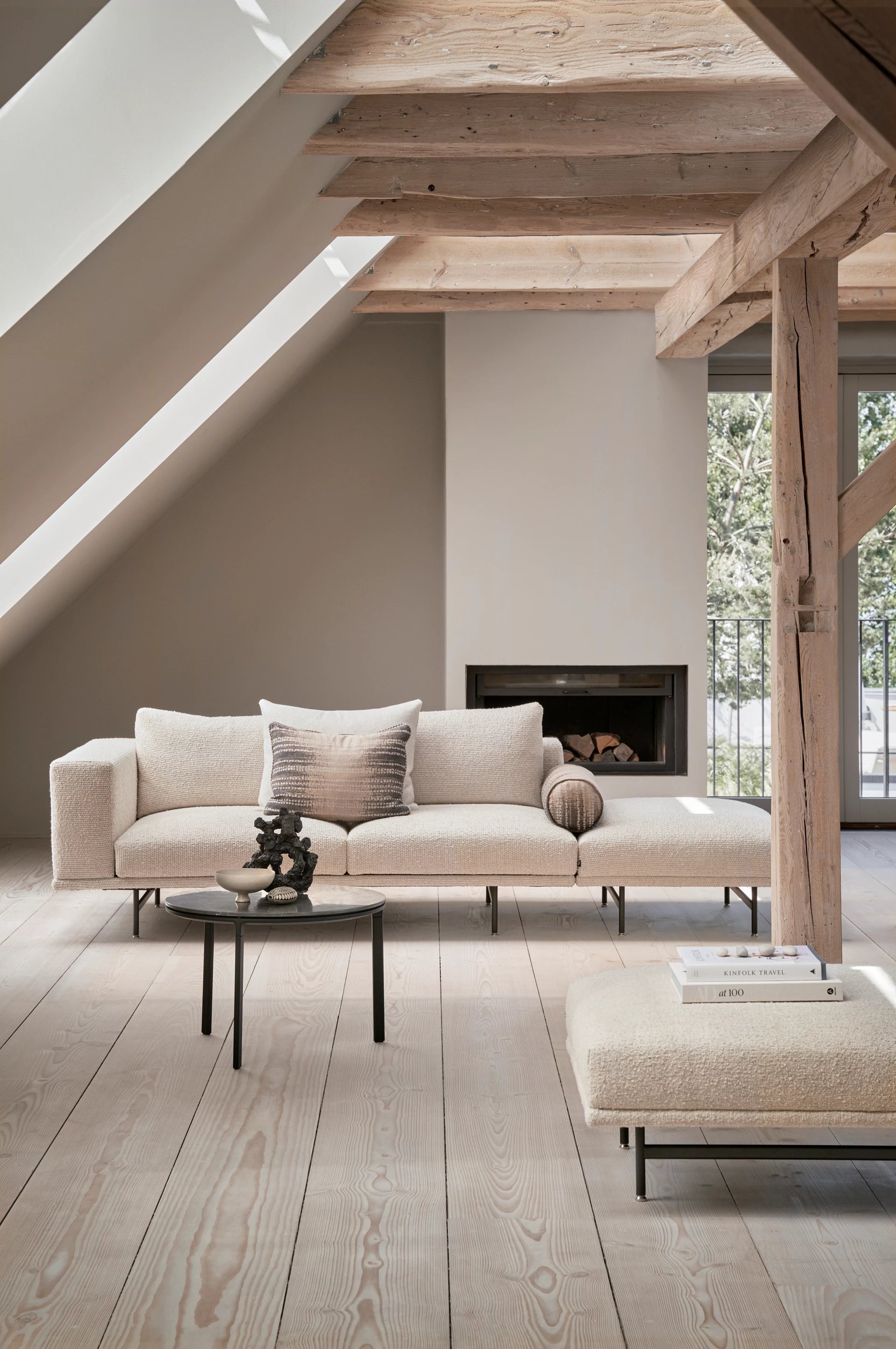 Sofa 3-sitzig LOFT braun Boucle mit schwarzem Gestell