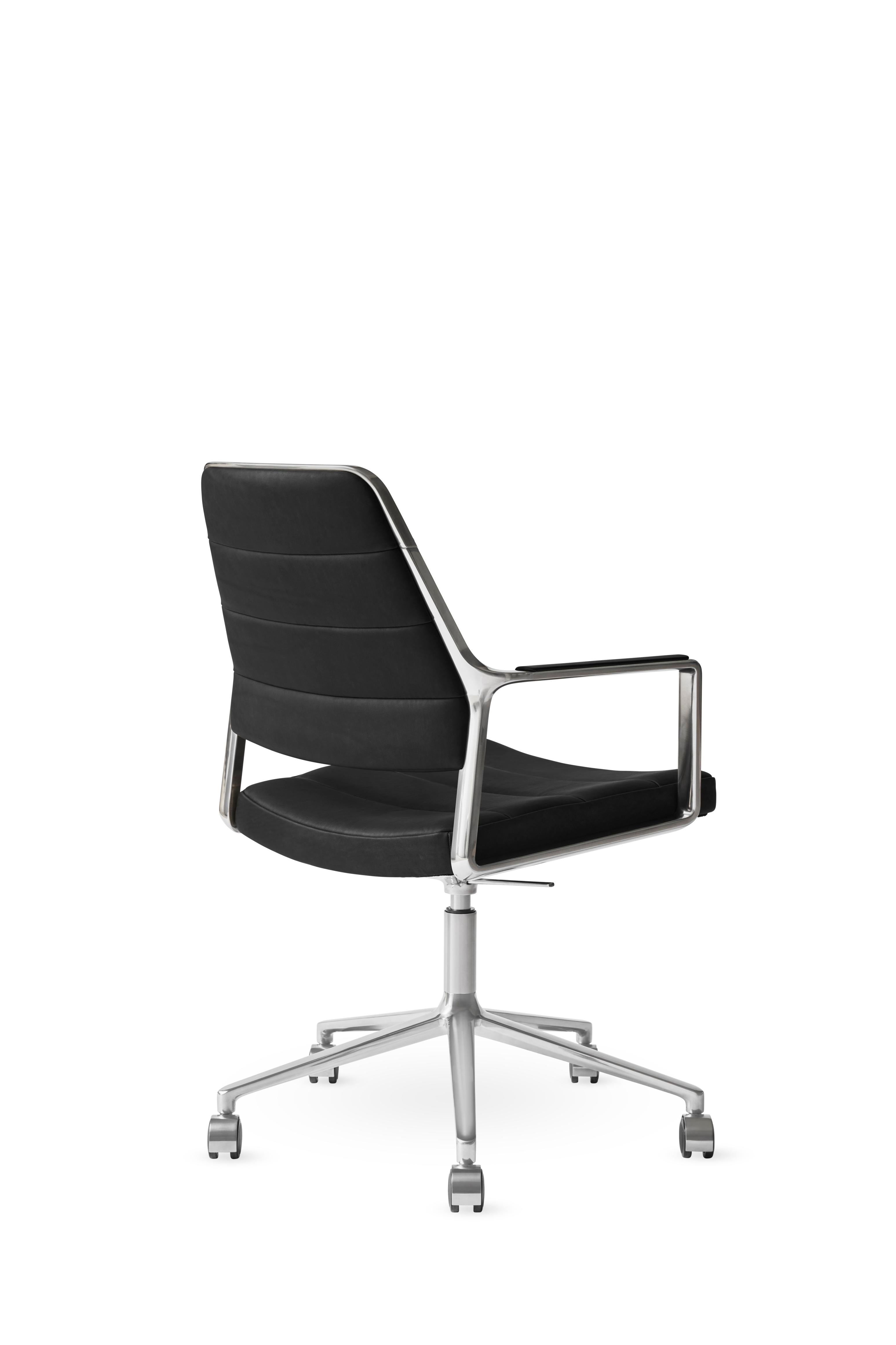 Bürostuhl 455+ mit schwarzem Leder und Metallbasis