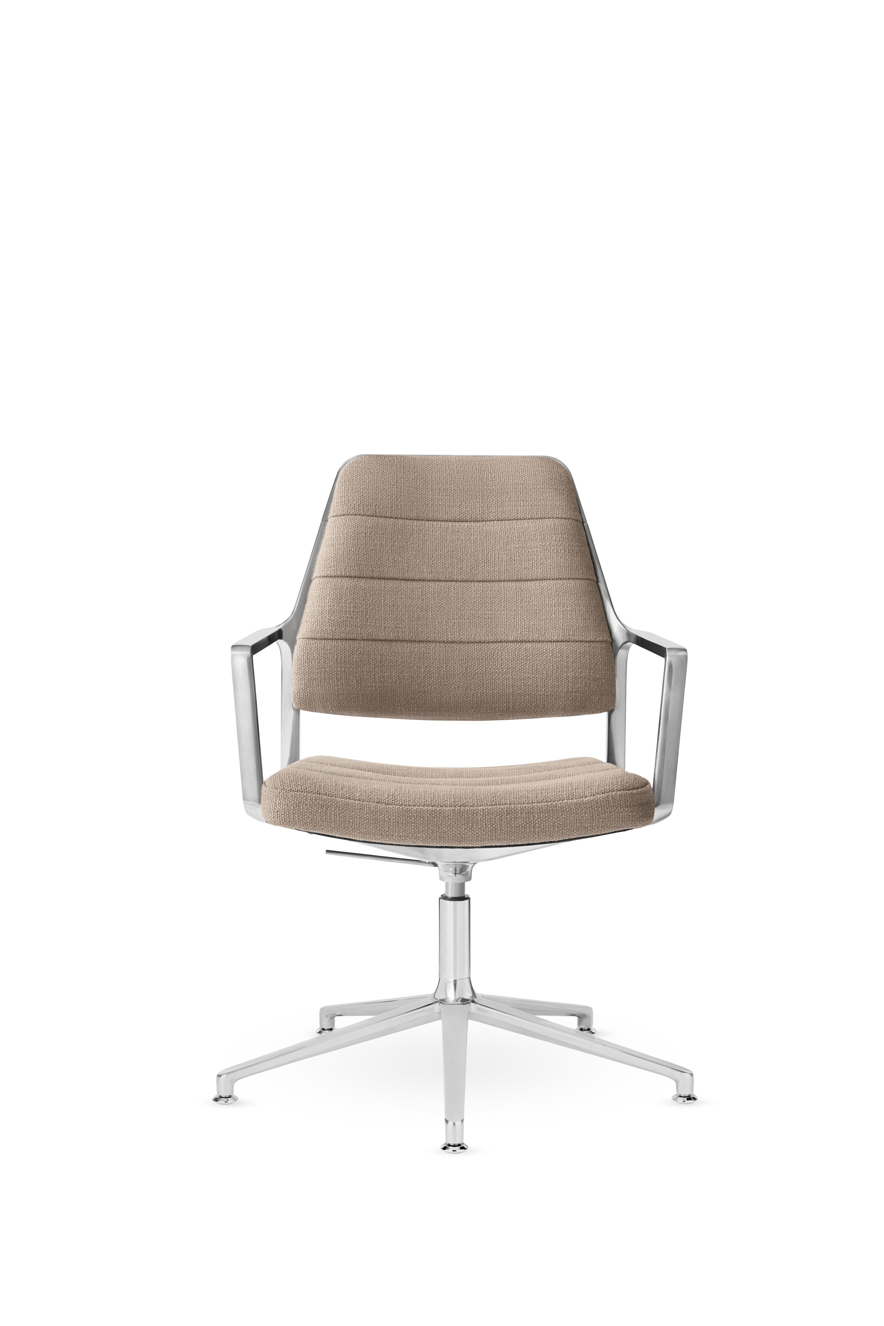 Bürostuhl 455+ mit sandfarbener Polsterung und Metallbasis