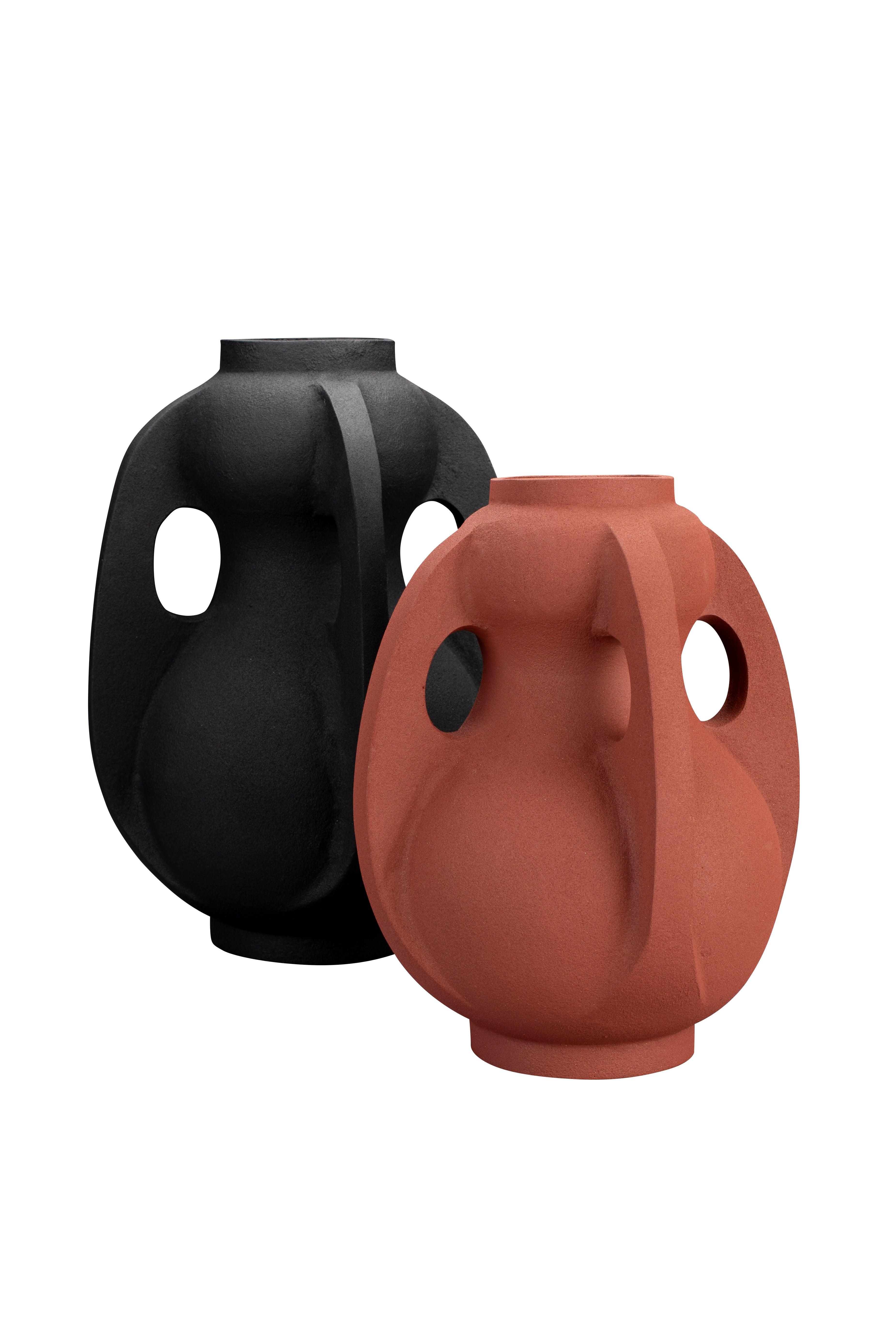 Thiago Vase L Black Dutchbone    Eye on Design