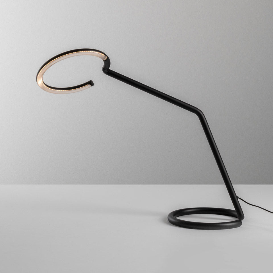 VINE LIGHT black table lamp
