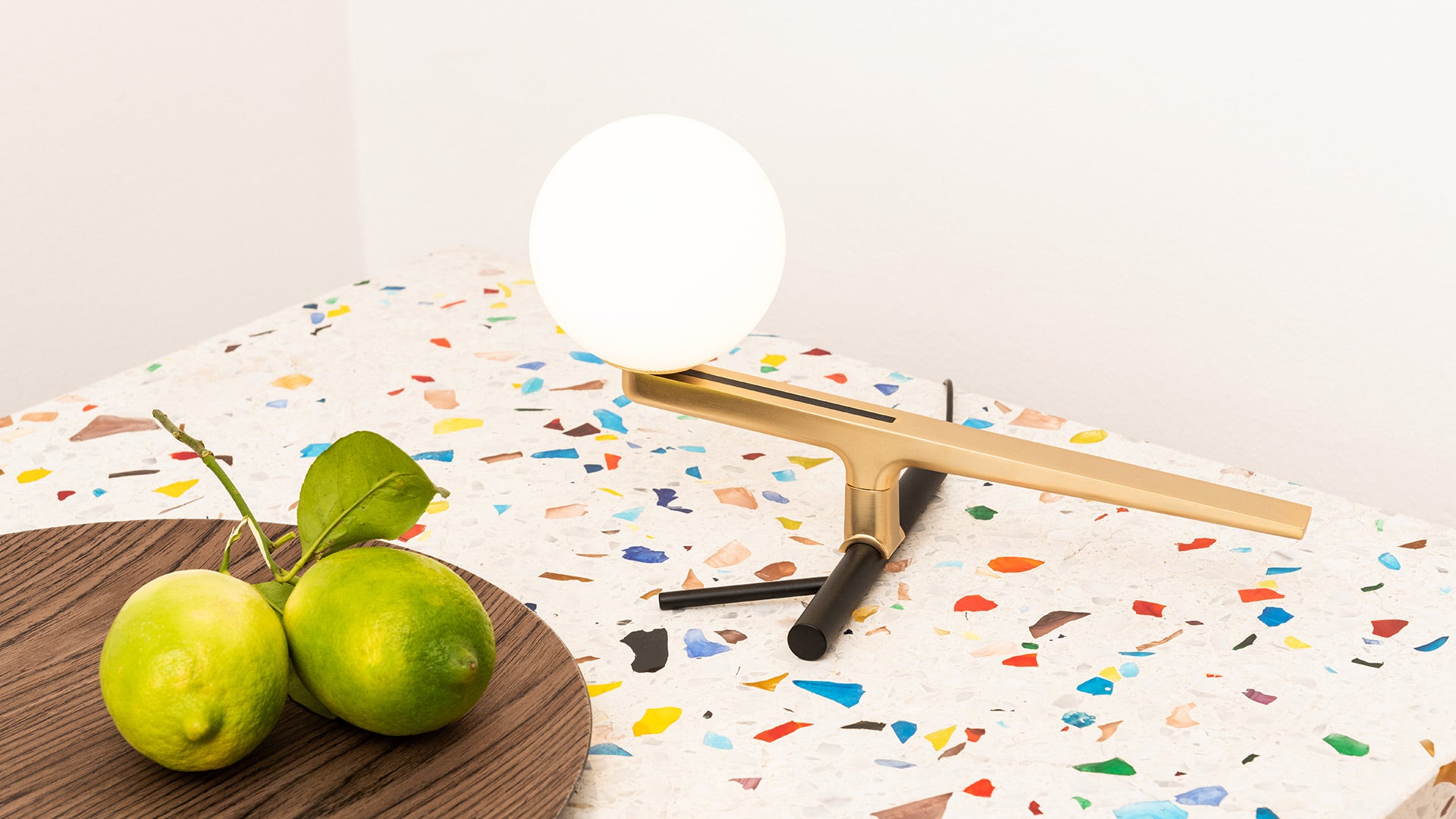 YANZI Table Lamp Black with Gold