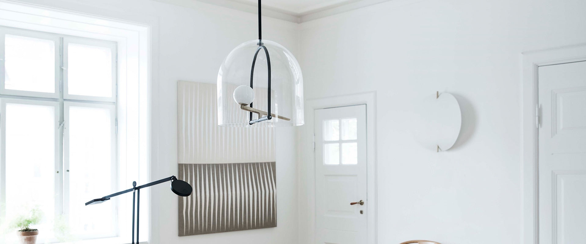 YANZI pendant lamp in black with gold and glass shade