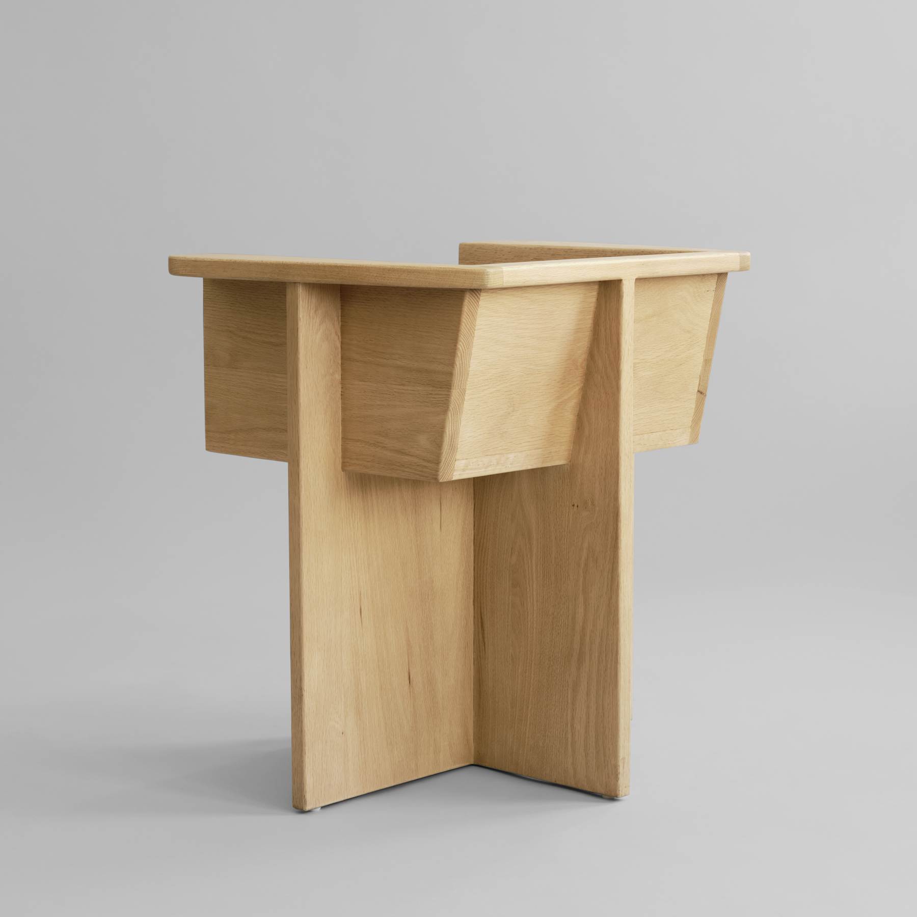 BRUTUS Oak Chair