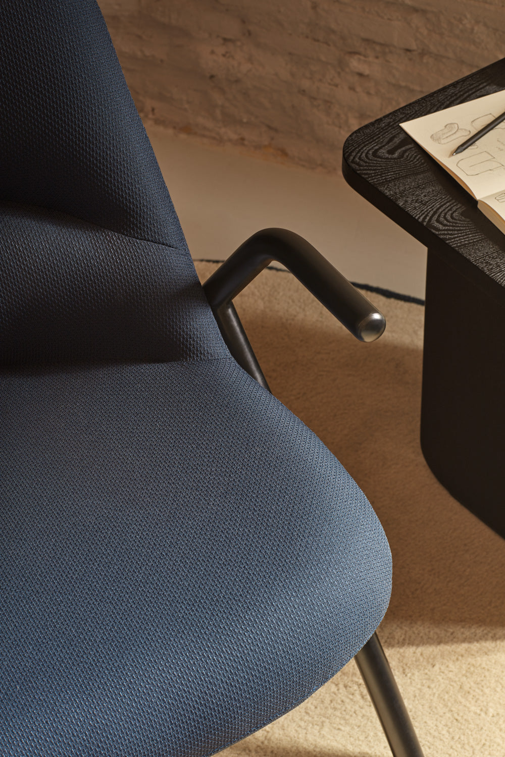 DINS-Sessel mit hoher Rückenlehne, dunkelblau