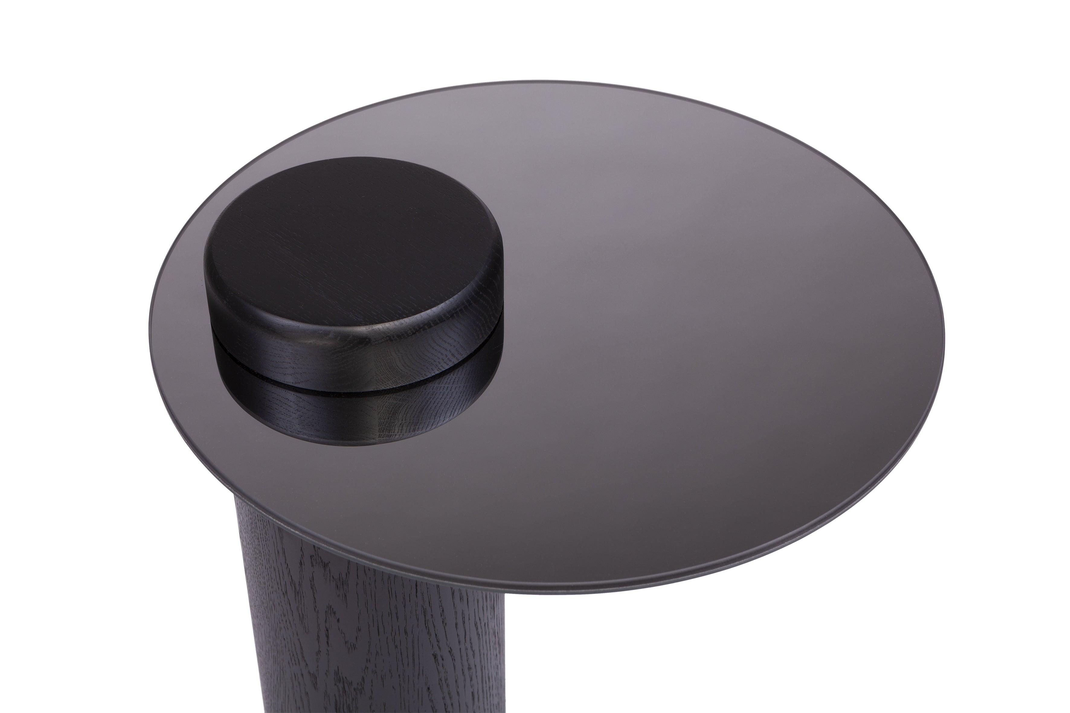SKIEN #1 Tisch aus schwarzer Eiche mit verspiegelter Platte