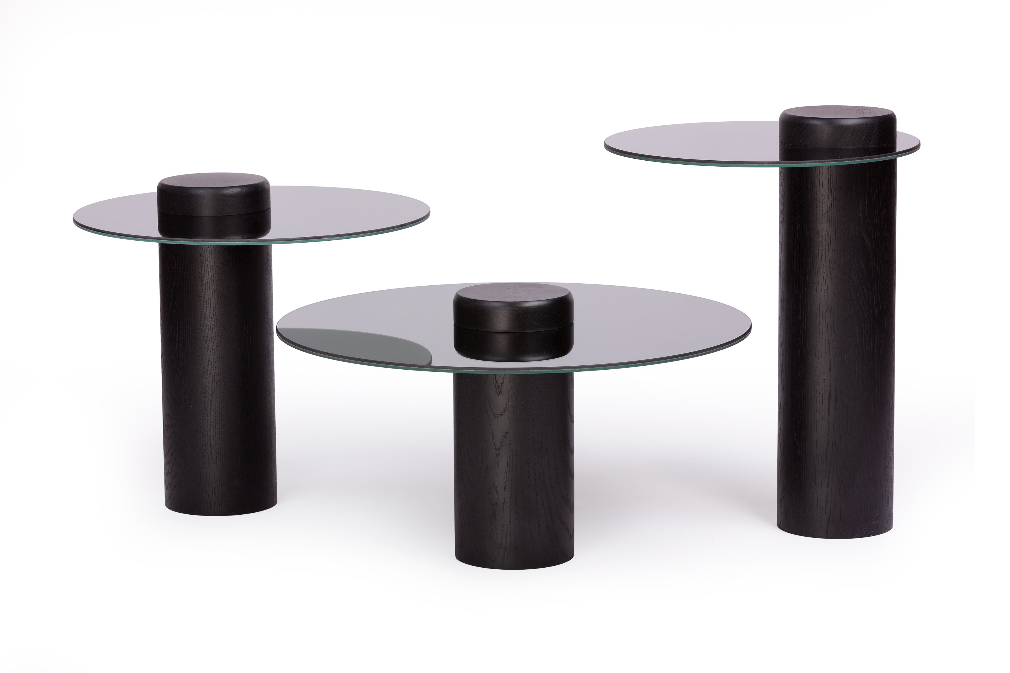 SKIEN #2 Tisch aus schwarzer Eiche mit Spiegelplatte