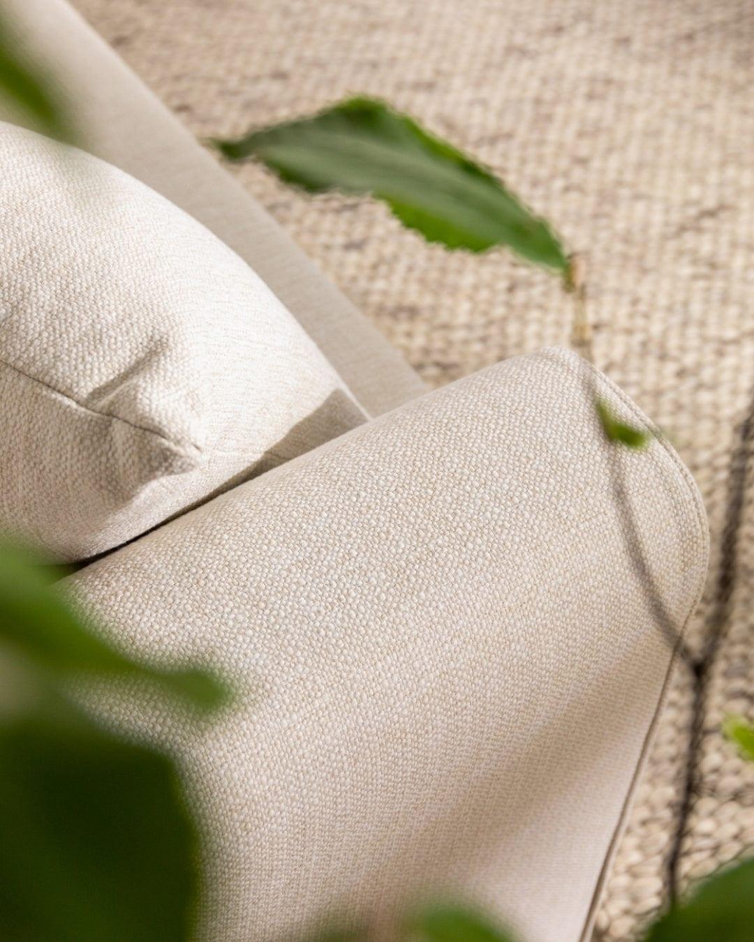 Sofa 2-osobowa z funkcją spania LIDO jasnobeżowy Micadoni    Eye on Design