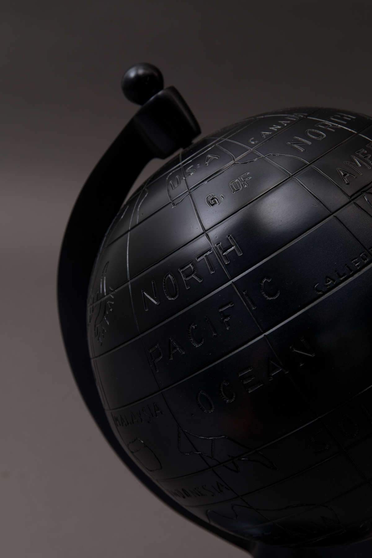 MILES globe S black, Dutchbone, Eye on Design
