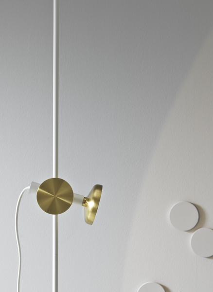 BLEND floor lamp white with brass finish