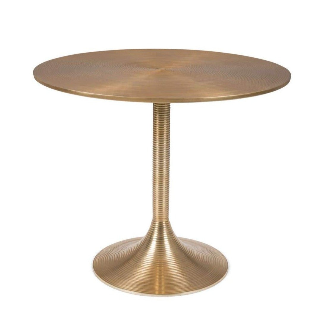 Provide your space thanks to the Bold Monkey Hypnotising Round, in matte gold. Alone or in the company of beautiful coffee books, the Bold Monkey Hypnotising Round table will not be unnoticed.