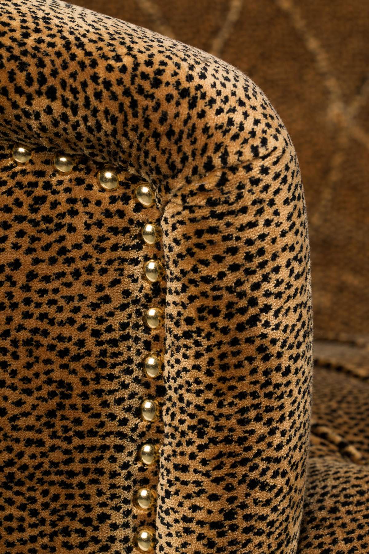 Our sofa bold monkey too pretty to sit on panther is nonsense. This velvet sofa in the color of flashy leopard spots also has a borders with studs. In other words? Sofa bold monkey too pretty to sit on the leopard looks fancy, but it is equally perfect for watching Netflix at night.