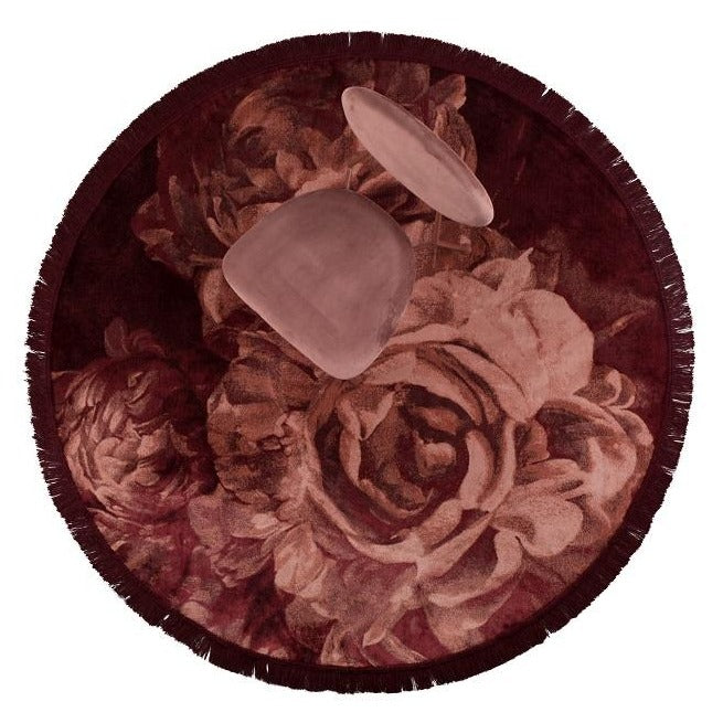 The "Bold Monkey Stitch Roses Round 175" rug will certainly add a strong but stylish finish of each space. Make this round rug become the focal point of your cozy space.