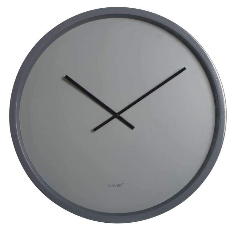 Any boring wall in a modern living room or in a minimalist dining room asks to hang the Time Bandit clock. The perfect combination of classic design and innovative ideas means that it will always be on time. Made of the highest quality steel painted with a powder method, with simple aluminum tips. A frame made of the highest quality materials in which the glass was inserted to protect it from dirt.