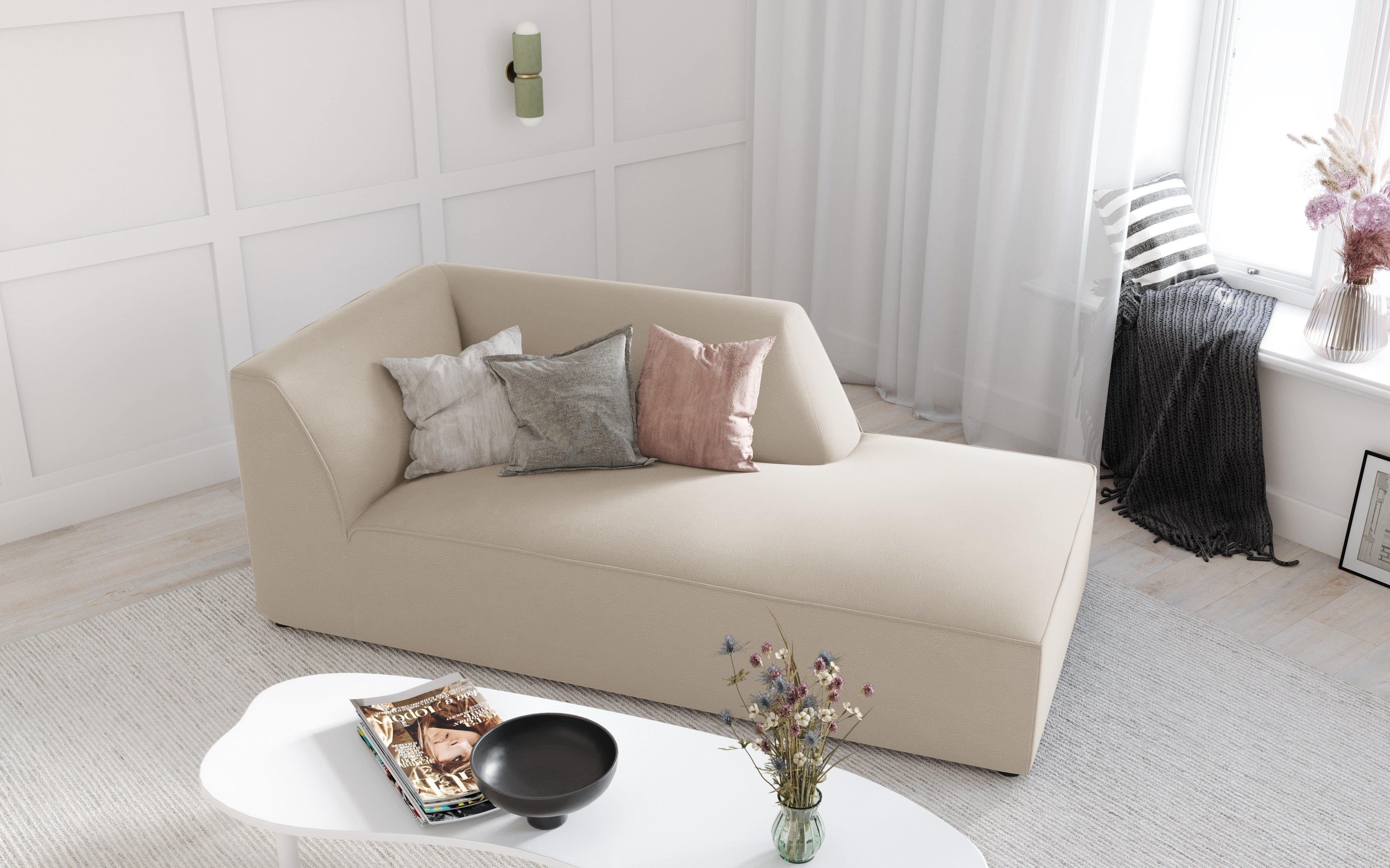 Szezlong aksamitny prawostronny RUBY beżowy Micadoni    Eye on Design