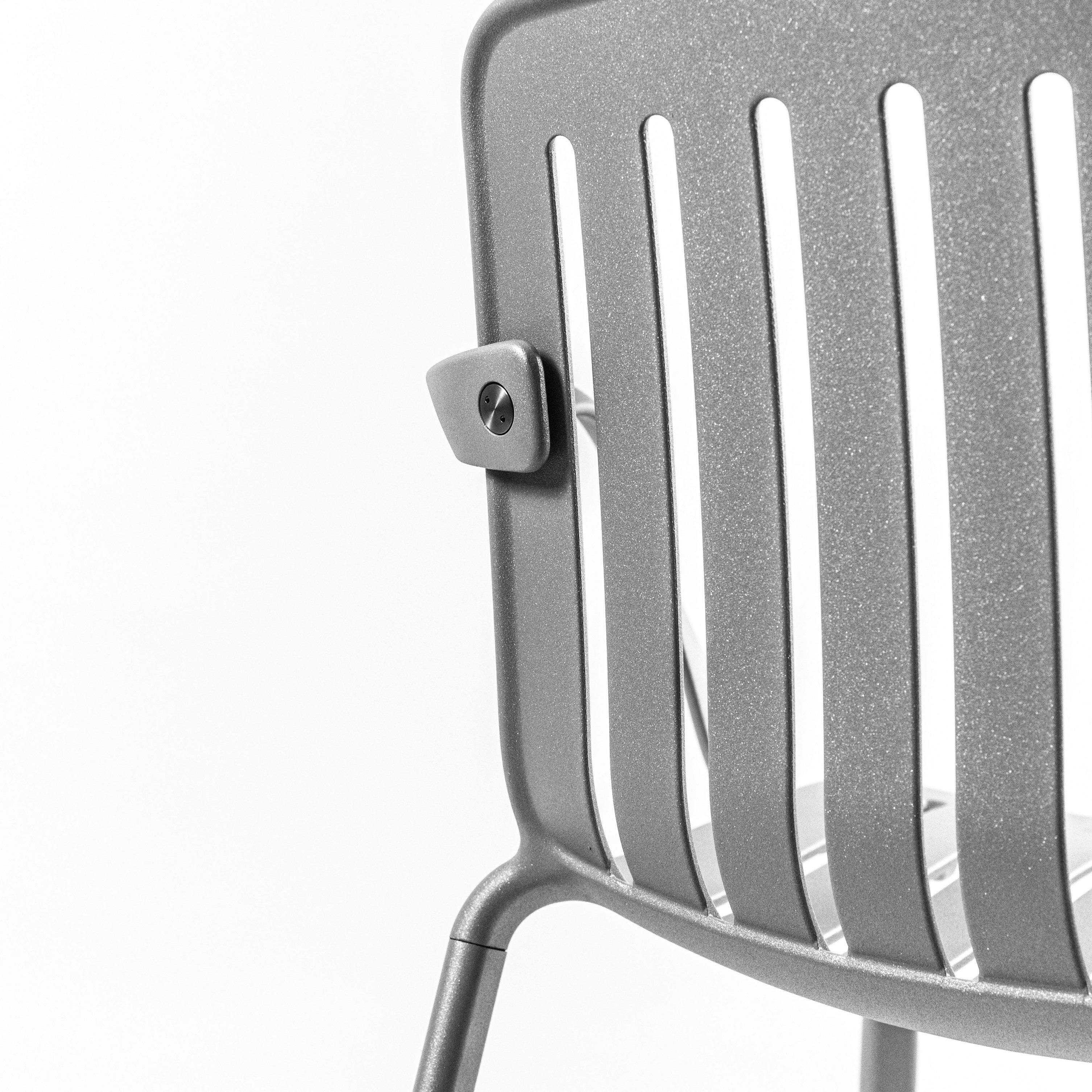 Krzesło zewnętrzne z podłokietnikami PLATO czarny Magis    Eye on Design