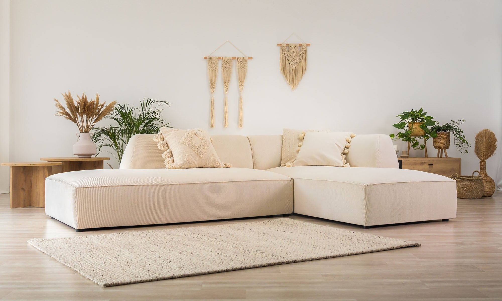 Beige glamor style sofa
