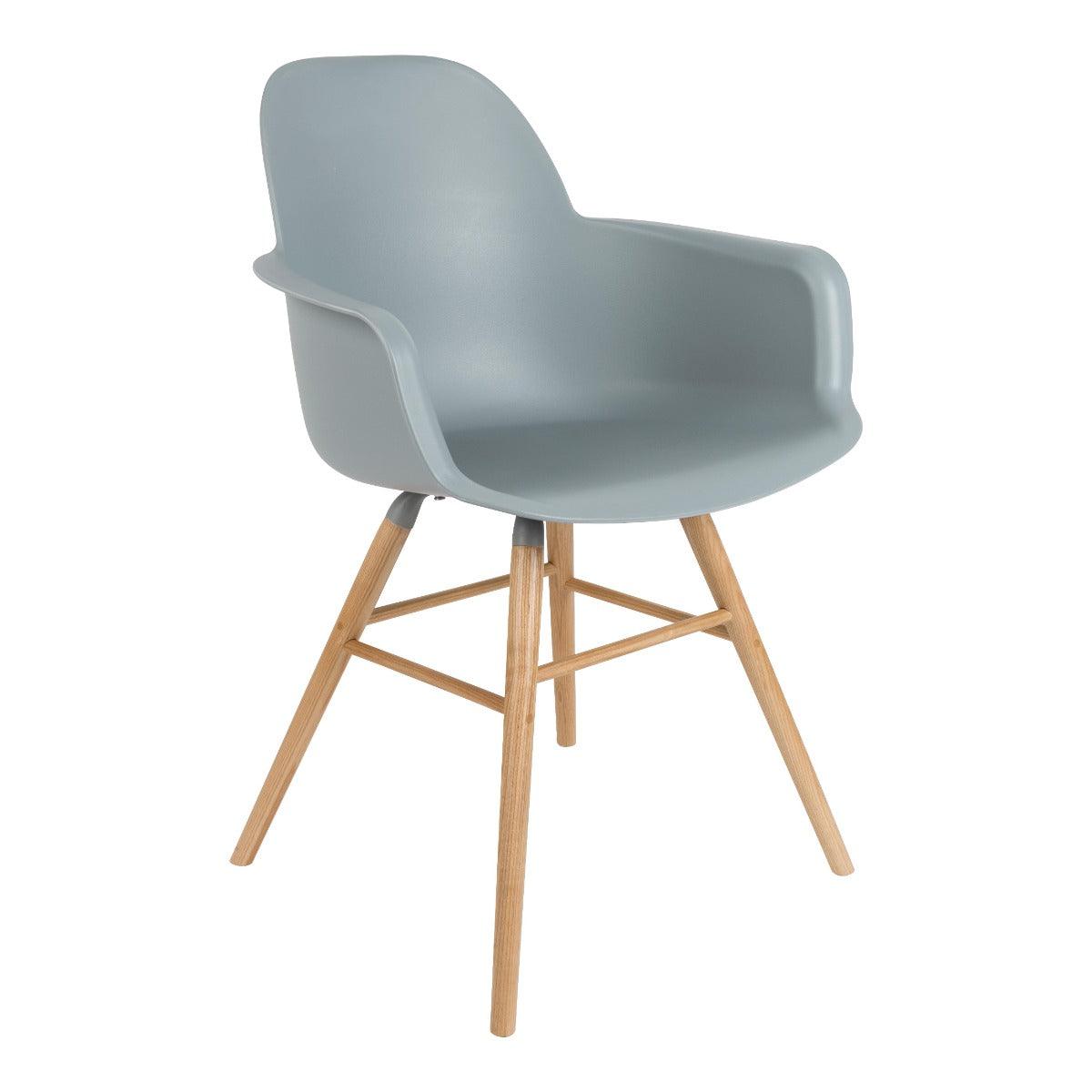 The Alebert Kuip armchair is a combination that will work great both in a modern office as well as in the Scandinavian dining room. The comfort of use is provided by armrests that make you not want to get up. The seat is made of the highest quality plastic in a distinct color. The legs are made of ash wood, which was covered with varnish, which makes them perfectly combined with the aluminum frame, creating extraordinary consistency together.