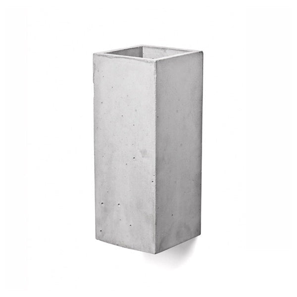 Orto is a wall lamp that will complement any room kept in industrial and loft styles. This elegant, concrete cuboid, is an unusual and original addition that will not need anything more to look amazing! Thanks to a large range of colors, everyone will find something for themselves.