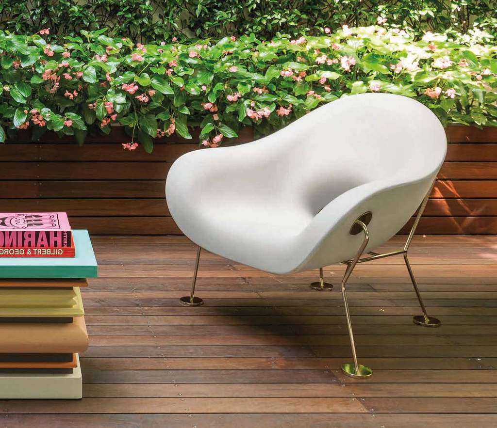 PUPA armchair white with chrome base, QeeBoo, Eye on Design