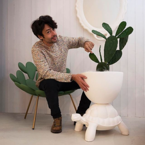TURTLE CARRY flowerpot white, QeeBoo, Eye on Design