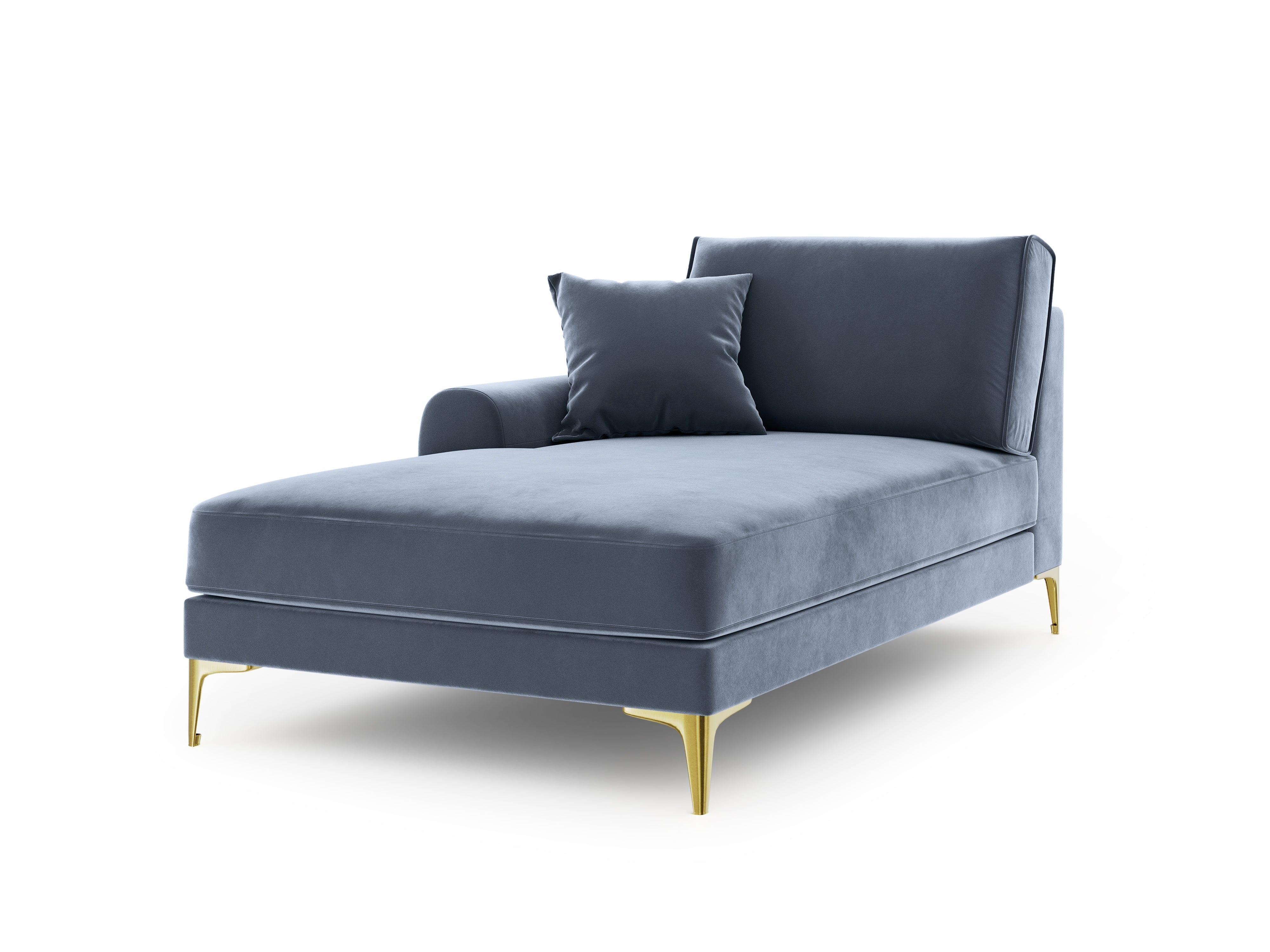 Szezlong aksamitny lewostronny MADARA jasnoniebieski ze złotą podstawą Mazzini Sofas    Eye on Design