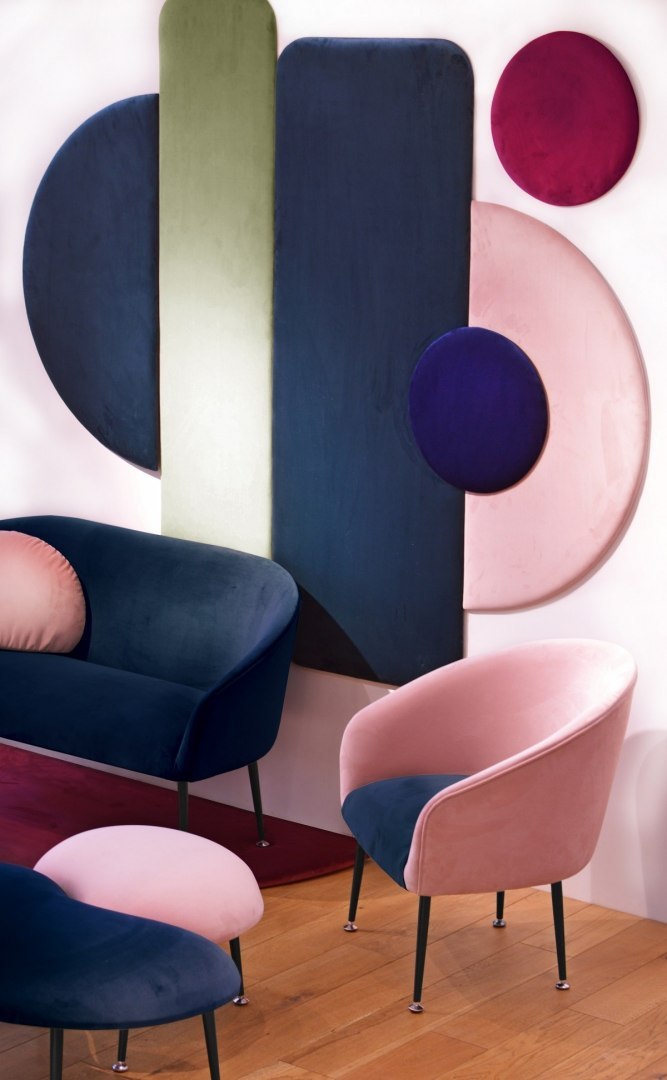 PLUM sofa dark grey with pink cushion, Happy Barok, Eye on Design