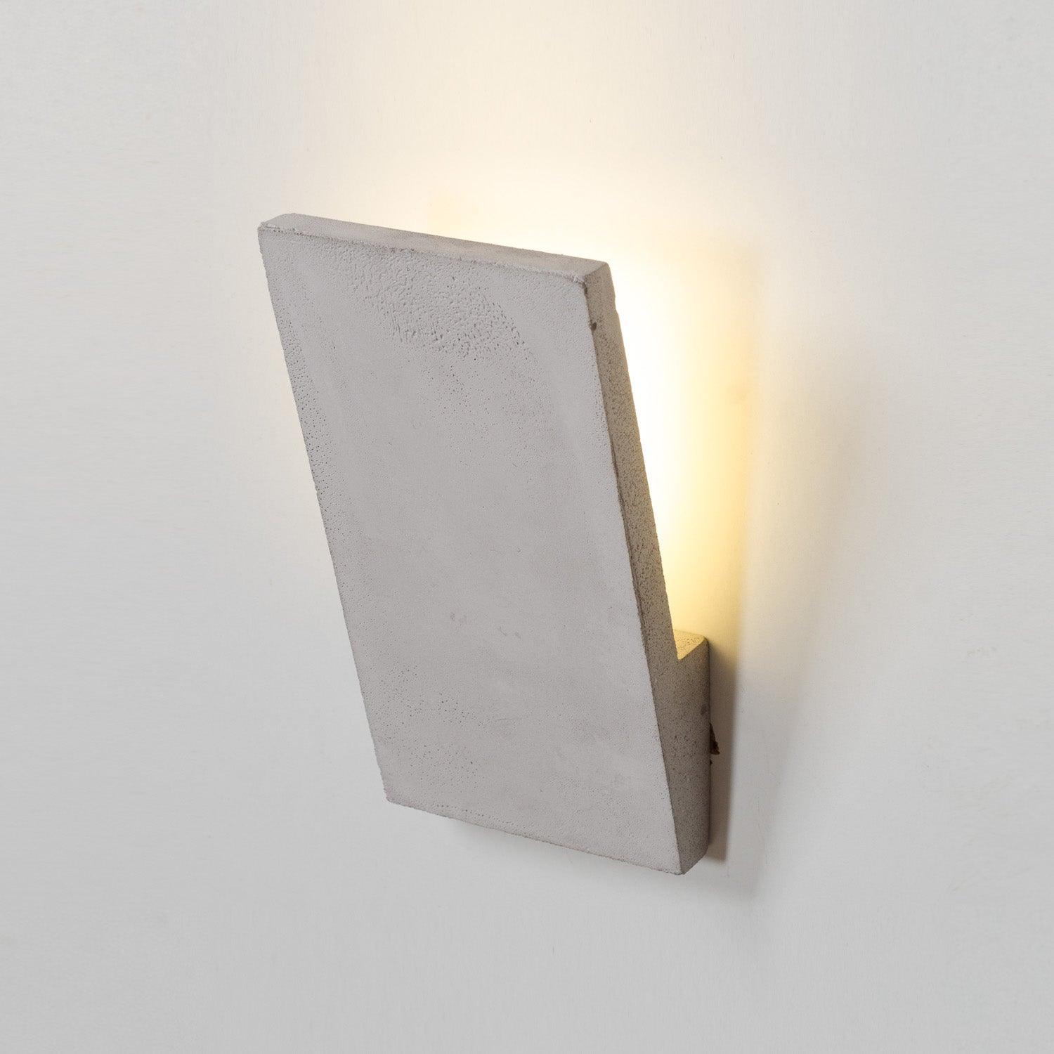 Wall lamp IRMA concrete - Eye on Design